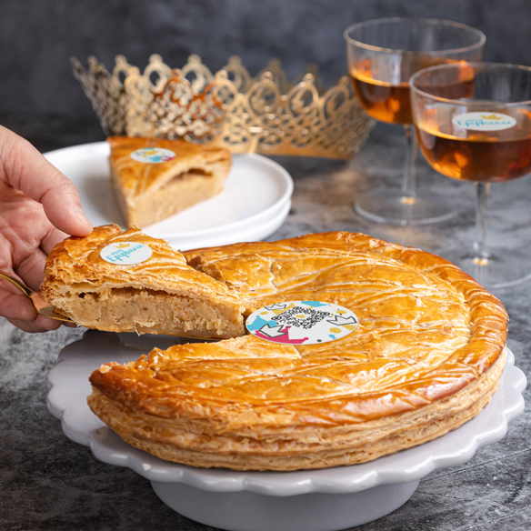 Galette des rois avec pastilles personnalis&eacute;es